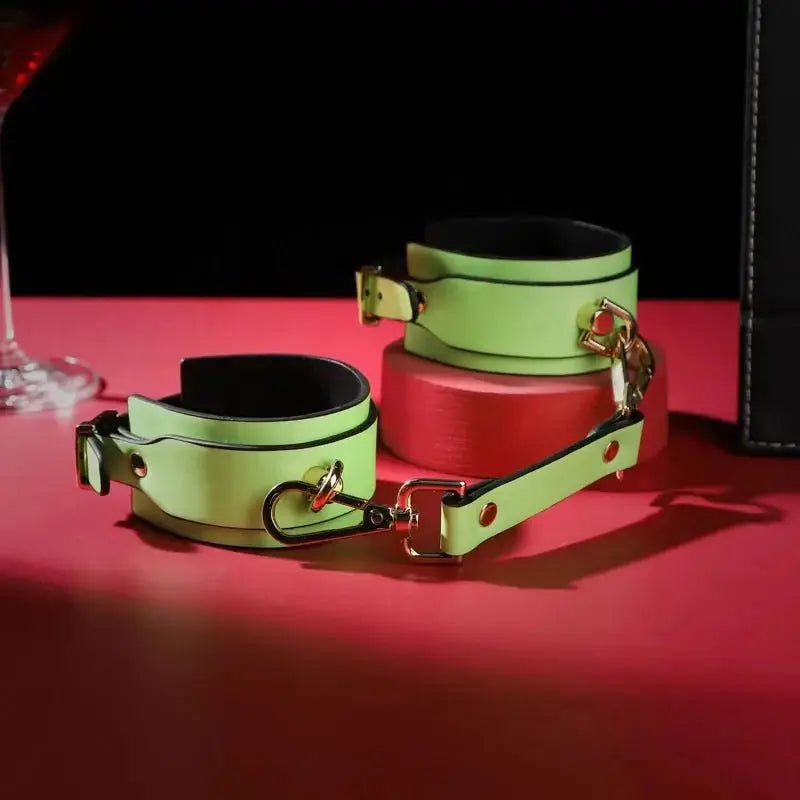 Fluorescence Leather Bdsm Handcuffs Ankle Cuff Hang Buckle Link Bondage Gear Sex Toy for Woman Slave Bdsm Restraints Adult Toys - WOWihte