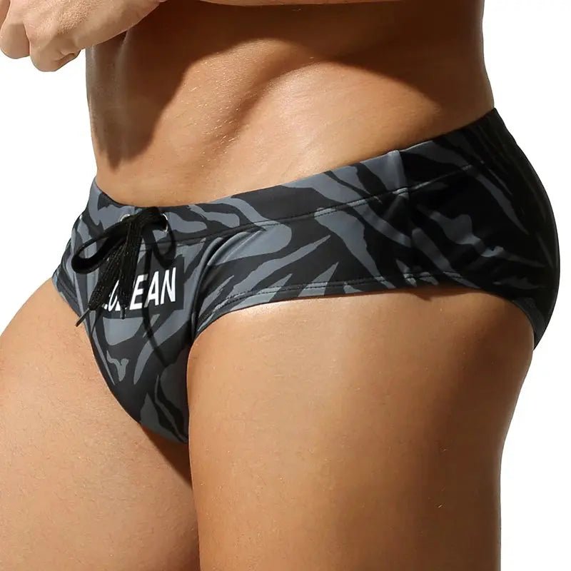 Low-Rise Bikini Swim Briefs - WOWihte