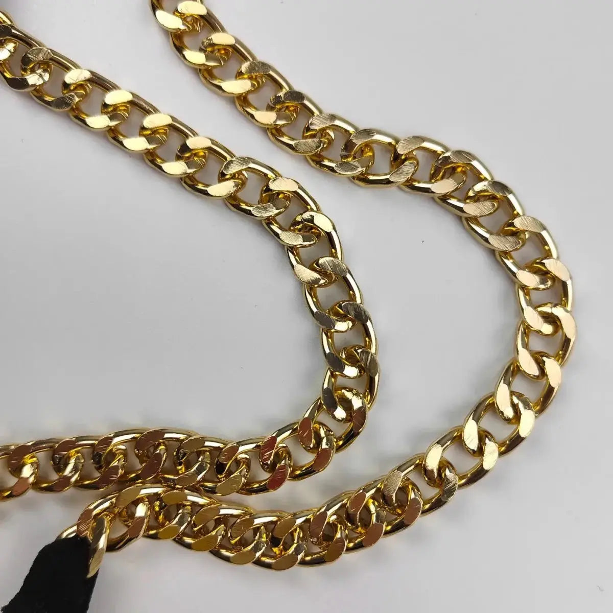 Metal Chain Ice Silk Thong - WOWihte